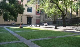 澳大利亚墨尔本大学