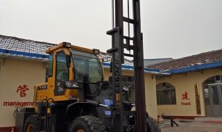 四驱越野叉车厂家 四驱越野叉车厂家